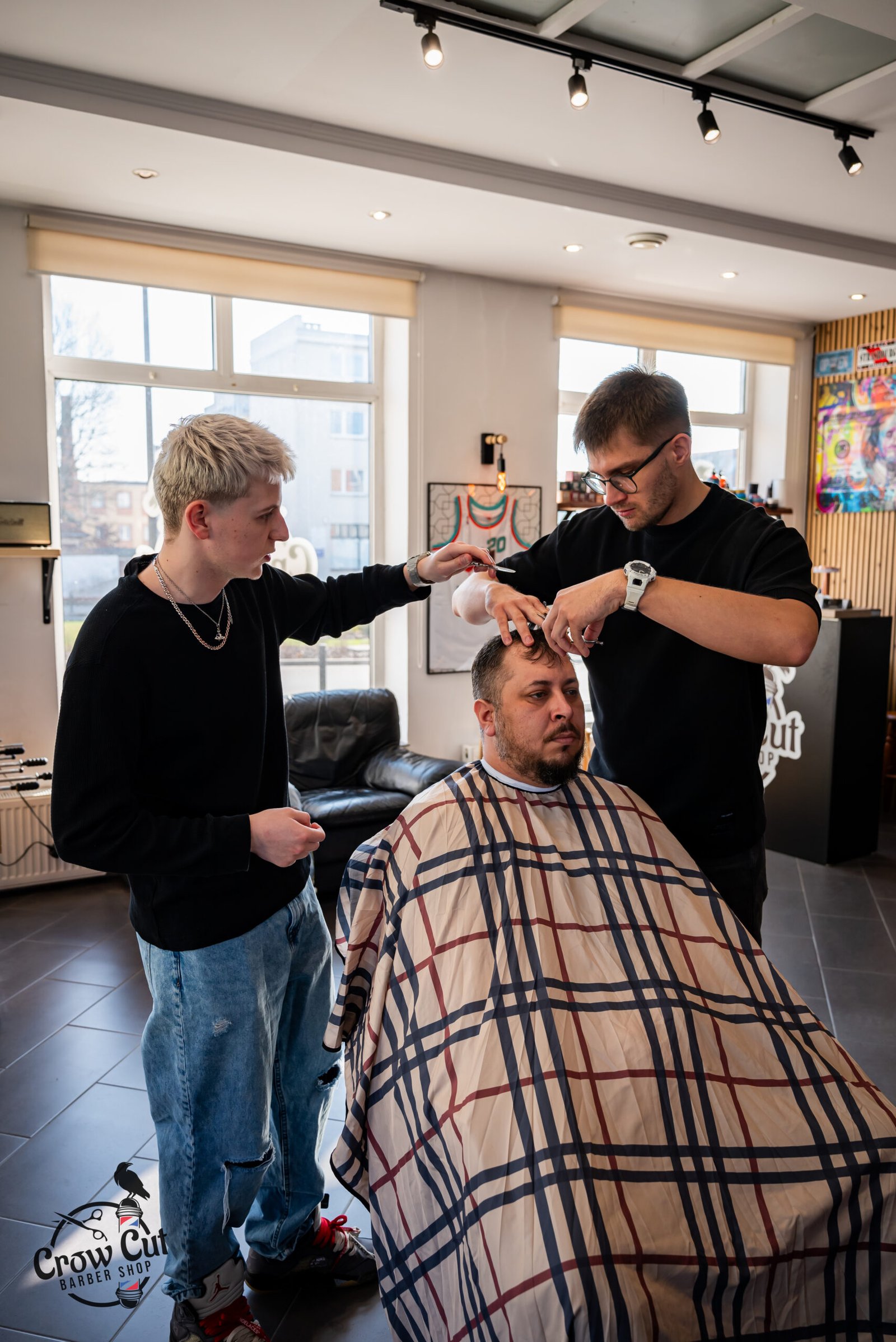 Crow Cut Barber Shop praca barbera