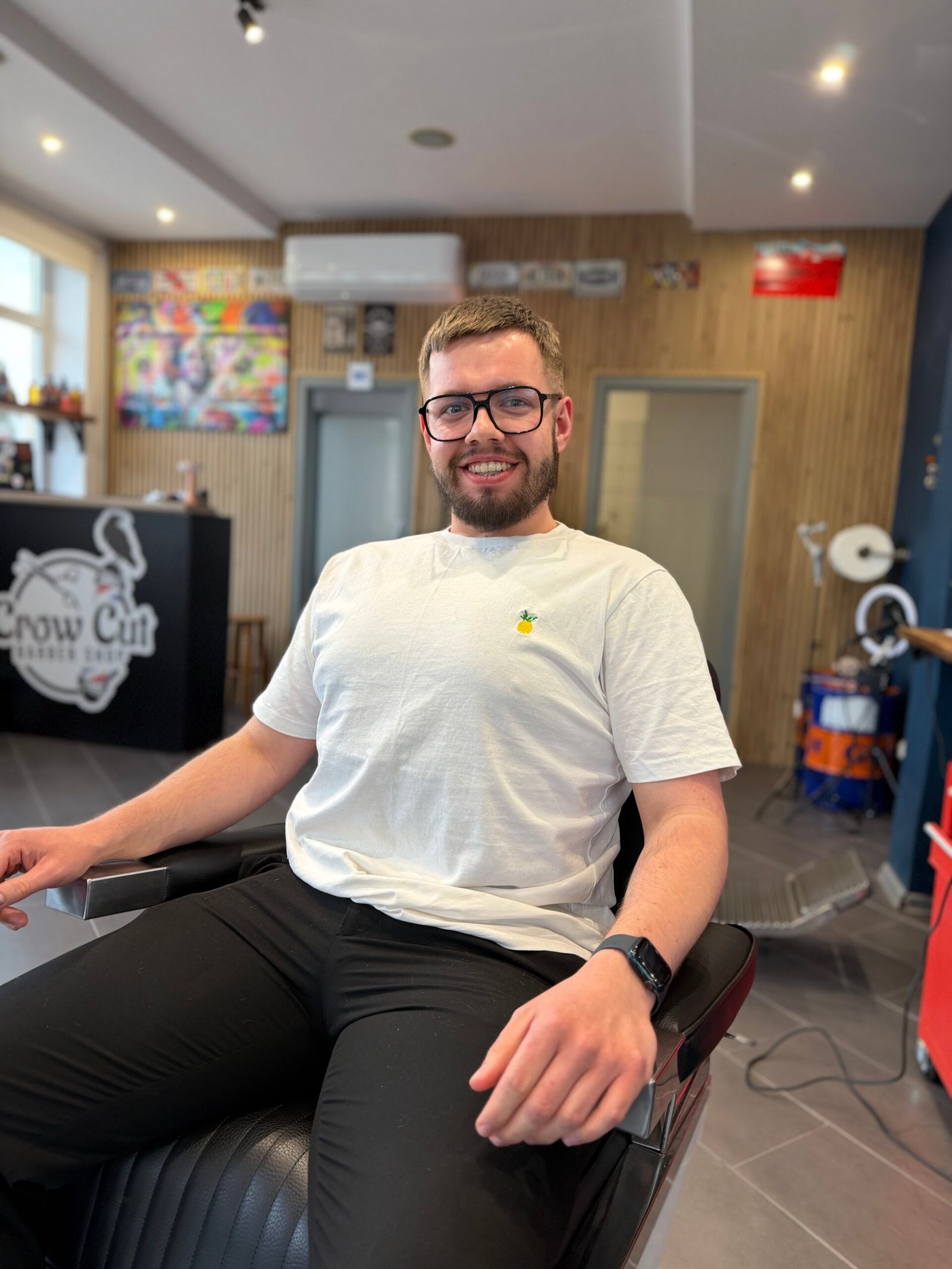 Crow Cut Barber Shop pracownik